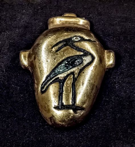 The use of the Benu comet amulet in ancient Egyptian funerary practices